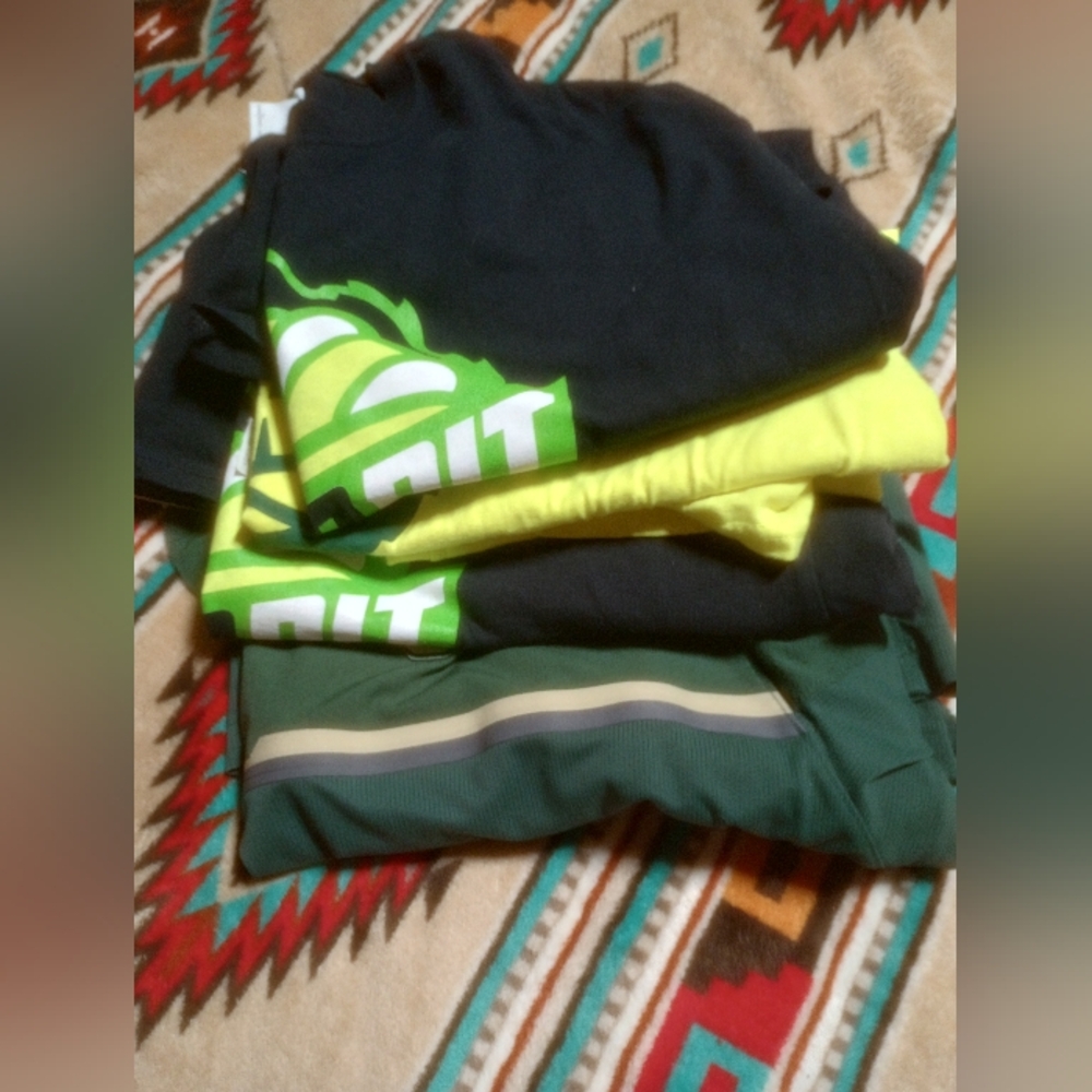 5 Baylor tshirts and 1 polo